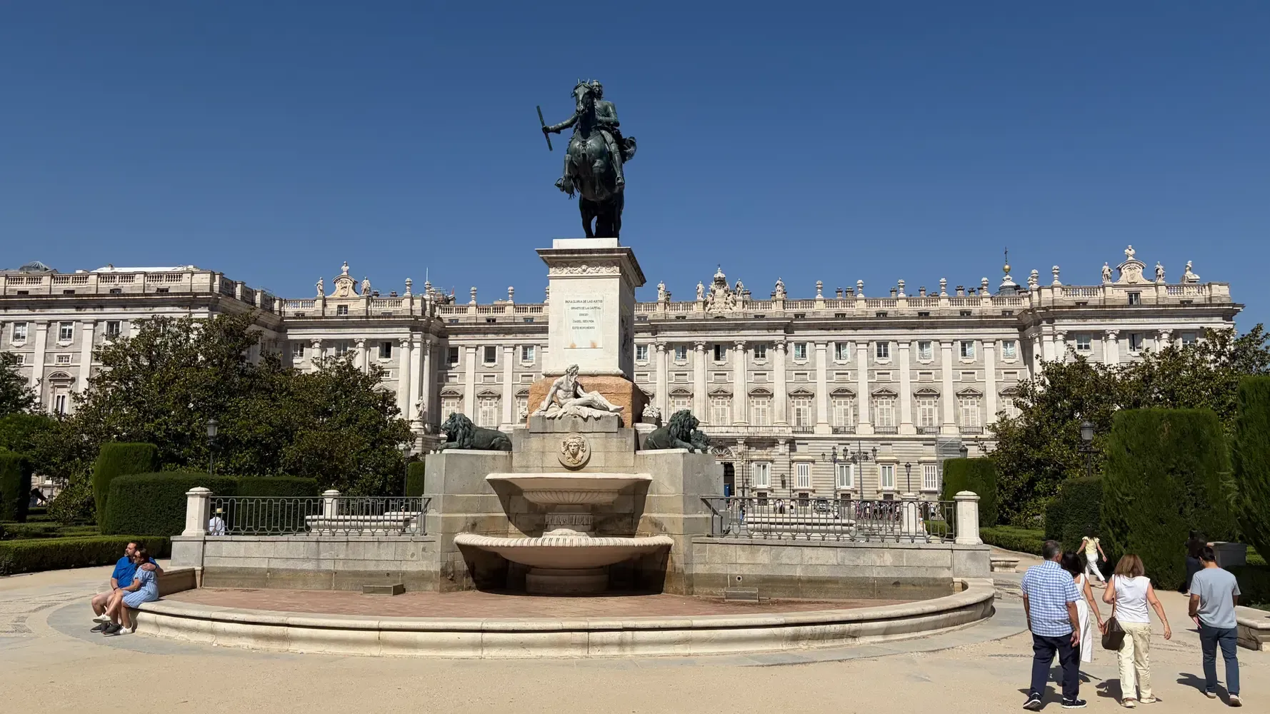 Equestrian statue of Felipe IV with the Palacio Real behind, Plaza de Oriente, Madrid.