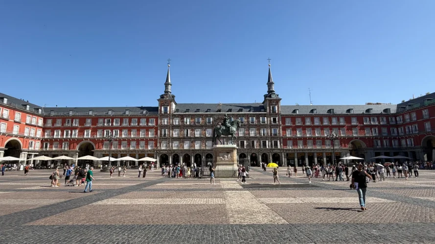 Plaza Mayor with the Casa de la Panadería and the equestrian statue of Felipe III, Madrid